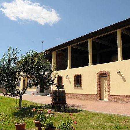 B&B La Coccarda CastellʼAlfero Buitenkant foto